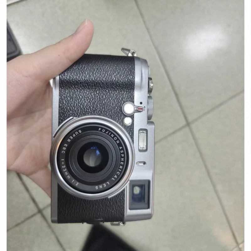 FUJIFILM Fuji X100 Silver 16.3MP Compact Digital Cam good condition