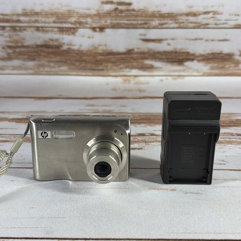 HP Photosmart R927 8.2MP Digital Camera Silver Working