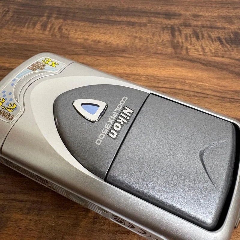 Nikon COOLPIX 3500 Compact Digital Camera With CCD Sensor (Working Condition,