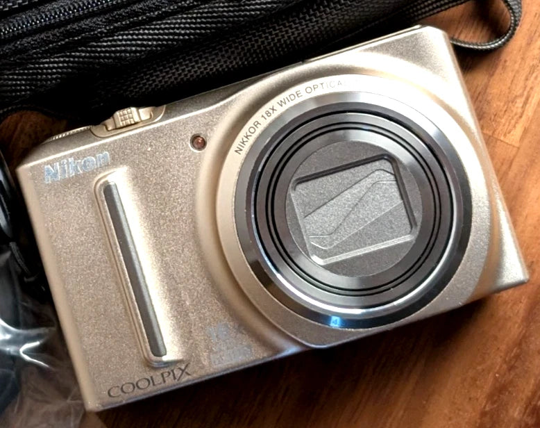 Excellent Nikon COOLPIX S9100 Compact Digital Camera silver 12.1MP 18x EnglishOK
