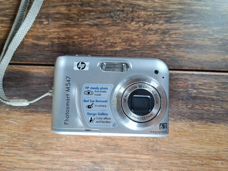 HP PhotoSmart M547 6.2MP Digital Camera Silver