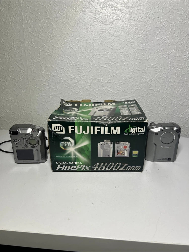 2x Fujifilm Digital Cameras FinePix 4800 Zoom 2.4MP - Box & Manual *Not Working*
