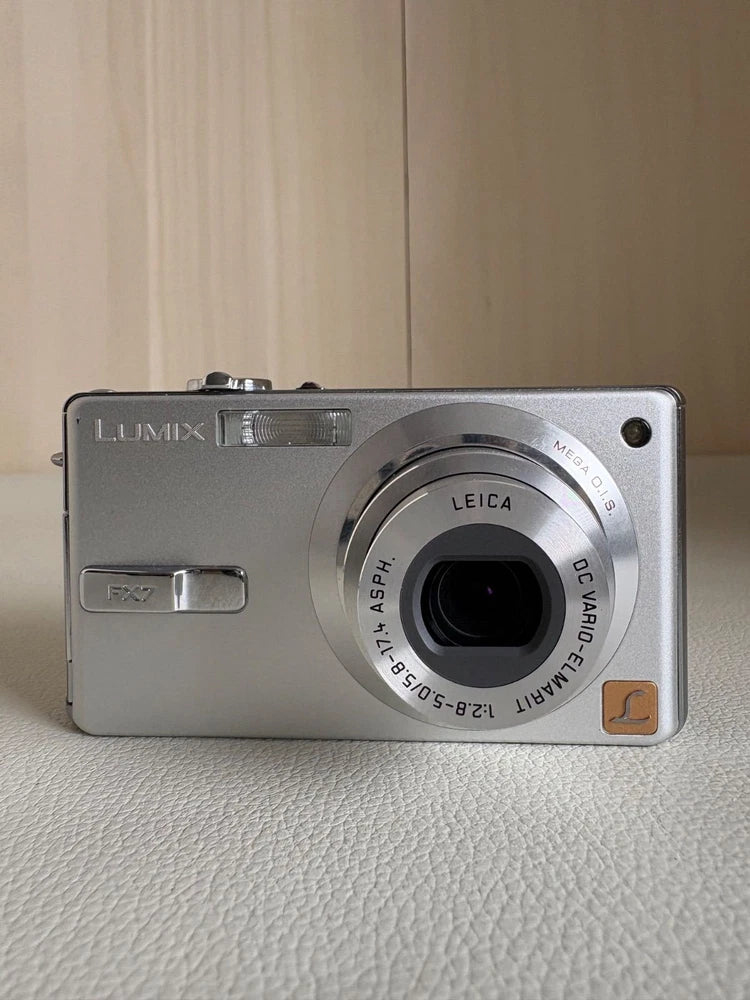 Panasonic LUMIX DMC-FX7 Compact Digital Camera Silver Tested Model