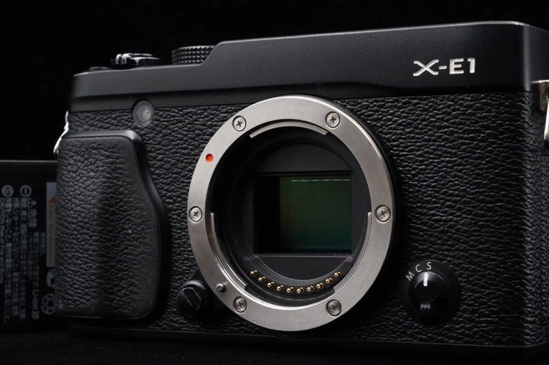 Fujifilm X-E1 16.3MP Digital SLR Camera Body Black US Duty Paid 9553