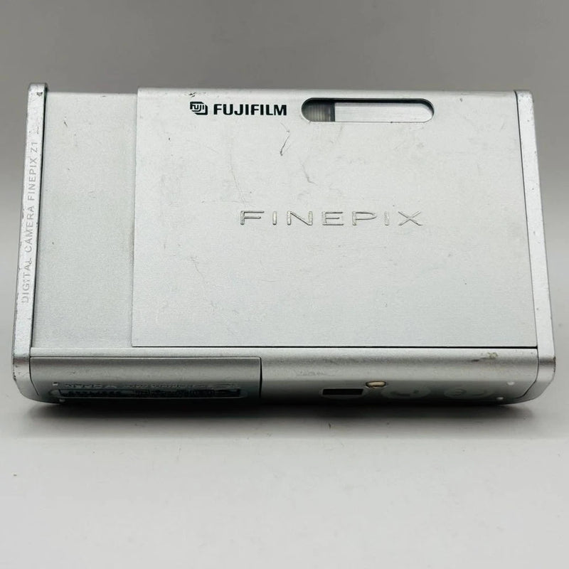 Fujifilm FinePix Z1 Digital Camera 5.1MP Silver Compact Body Only From Japan
