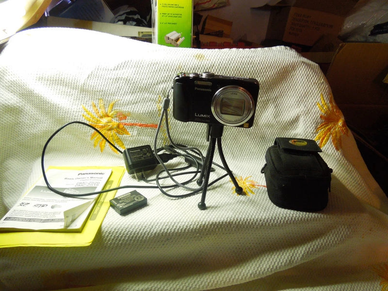 Panasonic LUMIX DMC-ZS19 Leica Lens 20x Digital Camera NEW 8GB Memory Card.