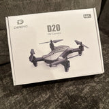 DEERC D20 HD camera drone box with foldable quadcopter illustration