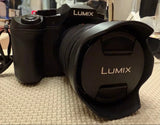 Mirrorless single-lens camera Panasonic LUMIX G8 with zoom lens