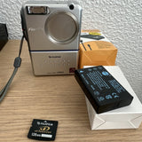 Fujifilm FinePix M603 Digital Camera working order with new battery and charger
