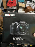 FUJIFILM FinePix S9750