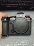 95% New Panasonic LUMIX S5 Mark I 24.2MP Full Frame Mirrorless Camera Body Only