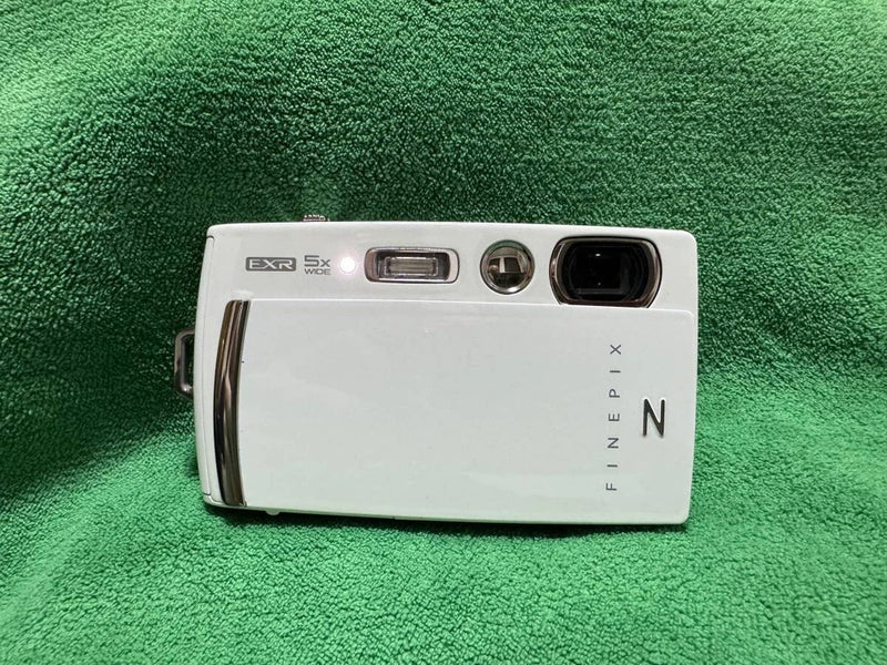 Fujifilm FinePix Z1100EXR White Excellent Condition Working