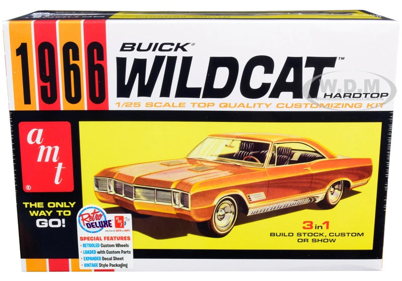 1/25 scale Buick Wildcat hardtop model car kit box with illustrated orange car