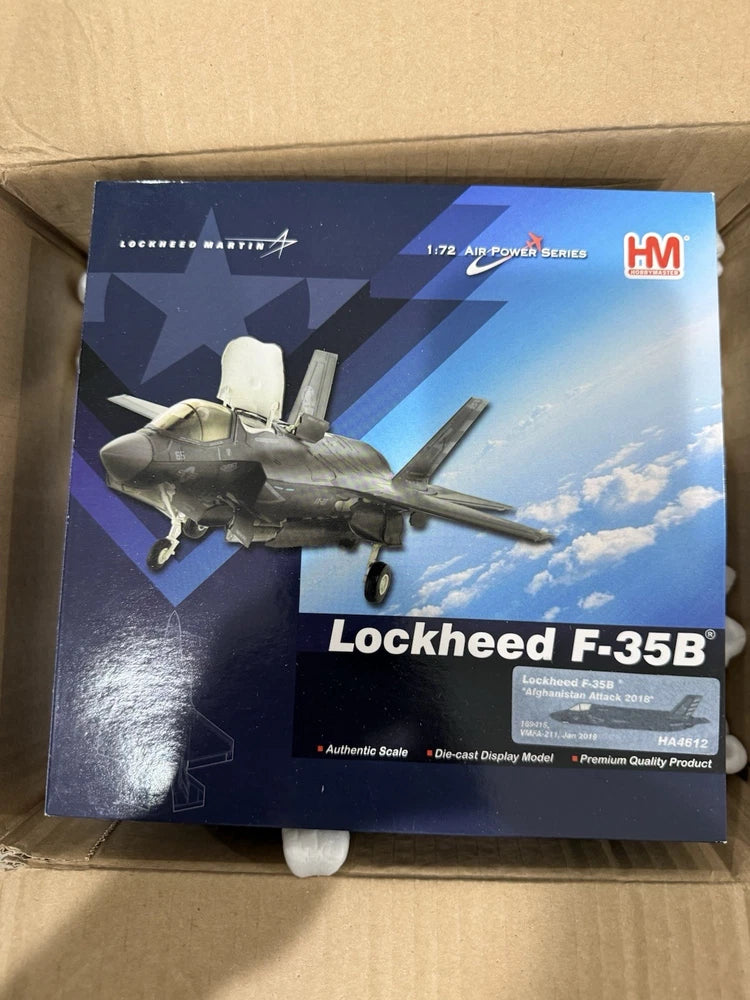 Hobby Master HA4612 Lockheed F-35B Lightning II  Marines VMFA-211 with Patch