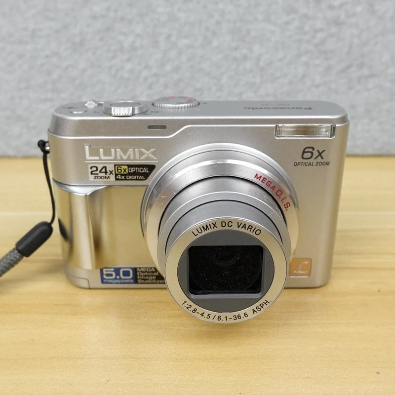 Panasonic Lumix DMC-LZ2 5MP 6X Zoom Digital Camera Powers On FOR PARTS OR REPAIR