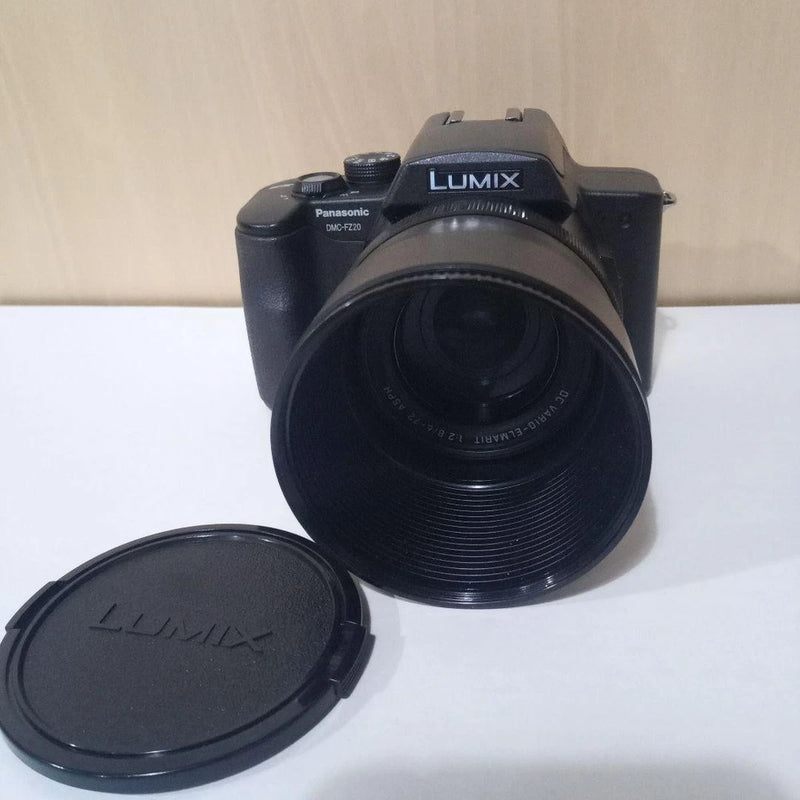 Panasonic DMC-FZ20 Compact Digital Camera with Teleconverter Lens and SD Card