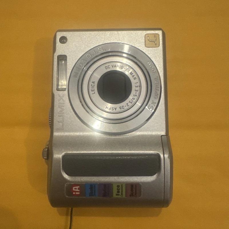 Panasonic Lumix DMC-LZ8 8.1MP Digital Compact Camera 5x Zoom Silver