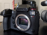 Panasonic LUMIX DC-S1R Mirrorless Camera Body 47.3MP Touchscreen Black