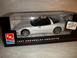 AMT/ERTL 1997 Chevrolet Corvette Coupe Promo Model #8338 Arctic White