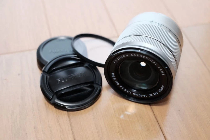 Fujinon XC 16-50mm OIS II Zoom Lens Silver Excellent Condition 52mm Filter