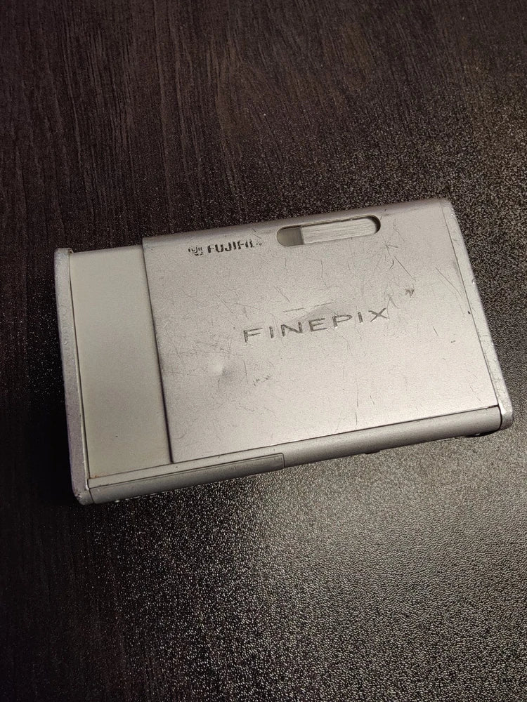 FUJIFILM FinePix Z1 5.1MP Compact Digital Camera Silver From Japan Tested Works