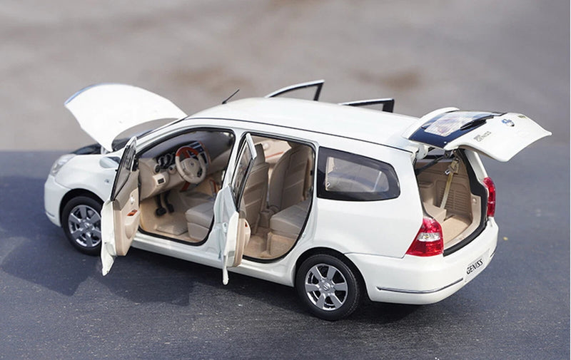 1/18 Scale  GENISS White Diecast Car Model Toy Collection Gift NIB