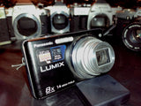 Panasonic LUMIX DMC-FH22 14MP Digital Camera TURNS ON READ PARTS REPAIR
