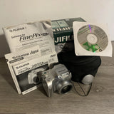 Fujifilm FinePix 2800 Zoom 2.1MP Digital Camera Silver - TESTED - GOOD CONDITION