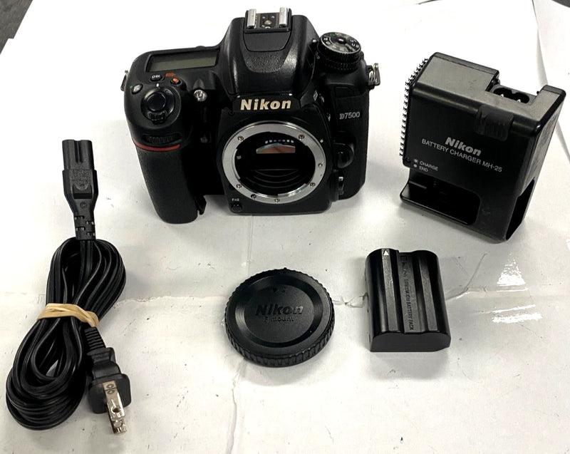 Nikon D7500 20.9MP Digital SLR Camera Body Working 1254-4