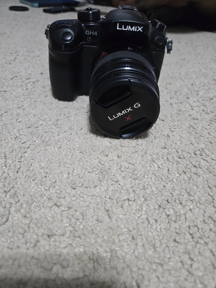 Panasonic lumix gh4 with lumix vario