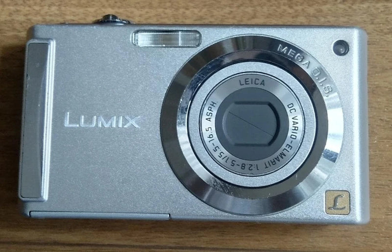 Panasonic DMC-FS3 Compact Digital Camera Silver with Leica Lens Accessories