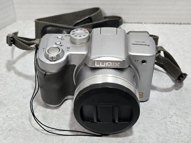 Panasonic LUMIX DMC-FZ5 12x Zoom Digital Camera & Accessories READ