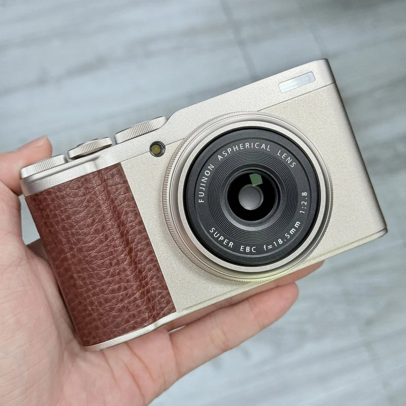 Fujifilm XF10 Gold 24MP APS C 18.5mm F2 8 pocket camera WiFi film sim English