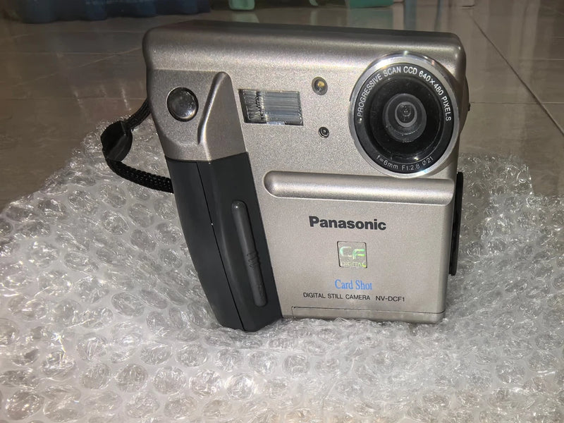PANASONIC NV-DCF1 Card Shot Digital Still Camera from 1997/working