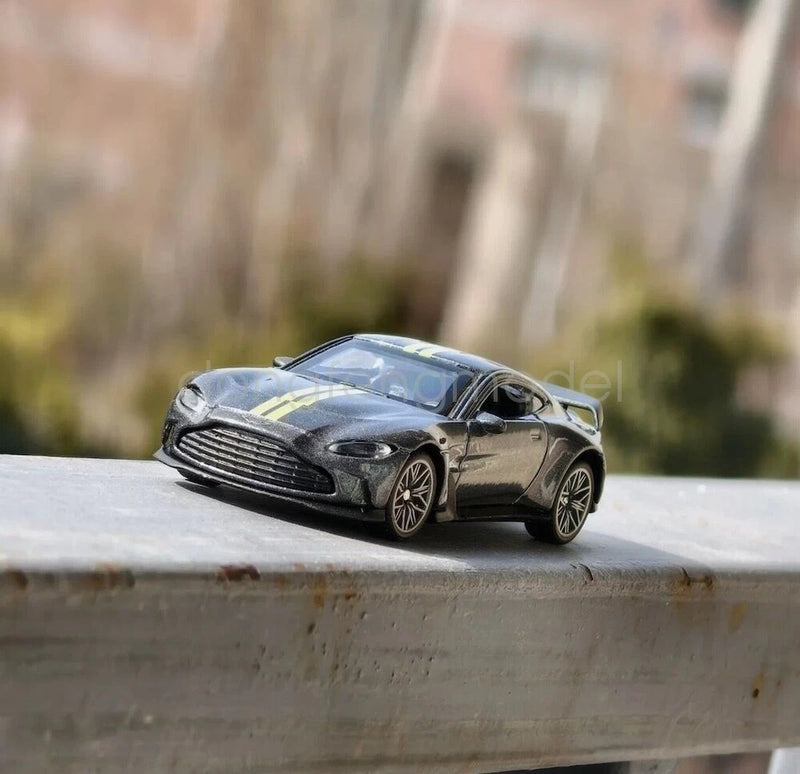 TSC 1:64 Scale Gray Decal VANTAGE V12 Sports Diecast Metal Collection Car Model