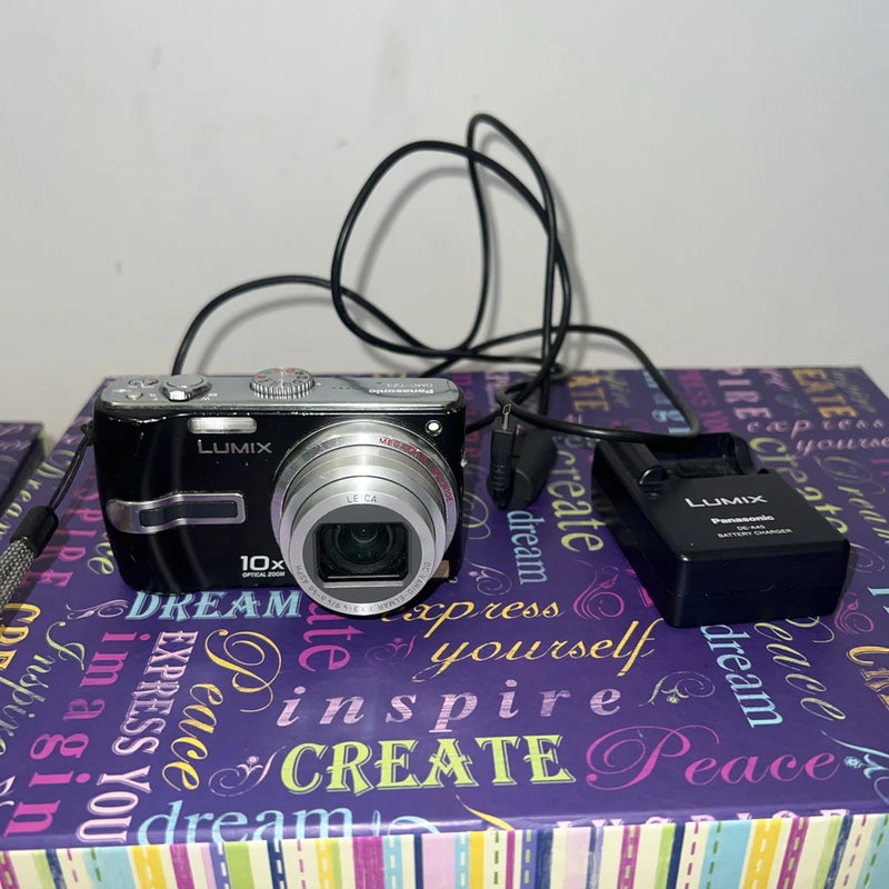 Panasonic LUMIX DMC-TZ3 10X OP ZOOM Digital Camera Charger +SD + Cords- TESTED