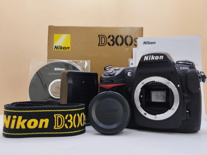 Nikon D300s 12.1MP Digital SLR Camera Body 2851 Shots Near Mint! Japan 20260512