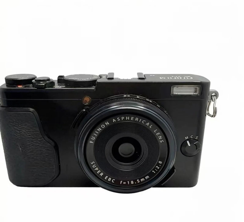 Fujifilm X70 16.3-megapixel compact w Battery Charger Tested digital camera