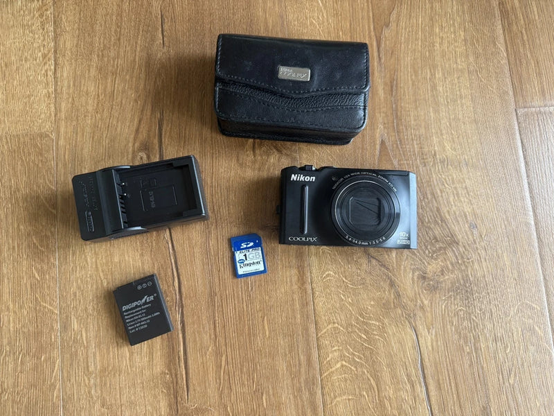 Nikon Coolpix S8100 Turns On, Lens Opens But Multiple Issues AS IS NO Returns
