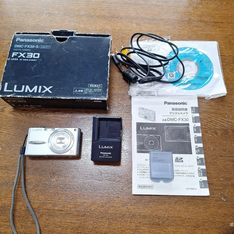 Panasonic DMC-FX30 Compact Digital Camera with LEICA Lens Accessories