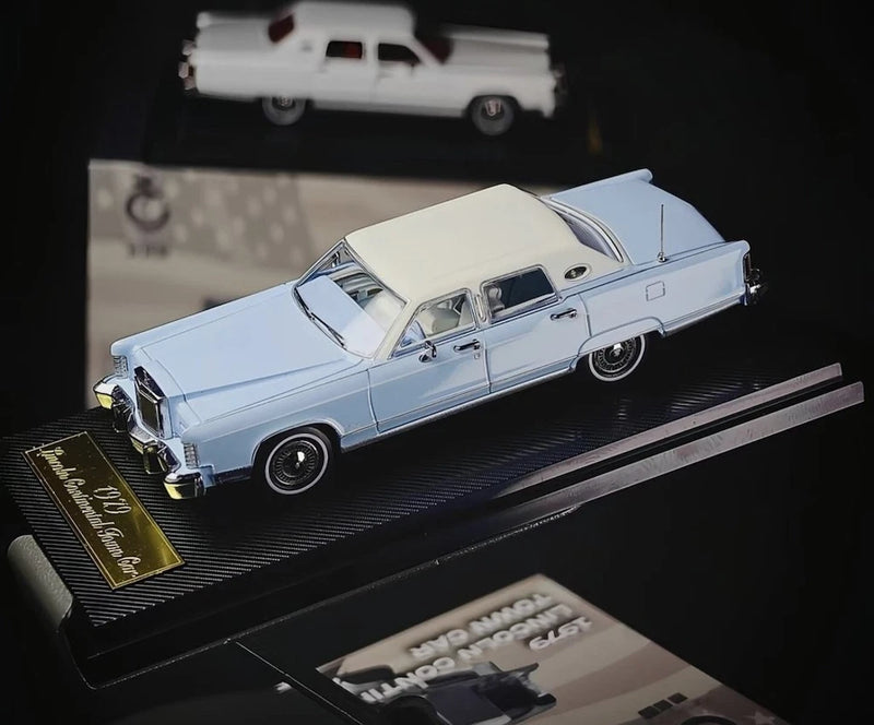 CZ Sunstar 1:64 Light Blue 1979 Continental Town Model Diecast Display Car