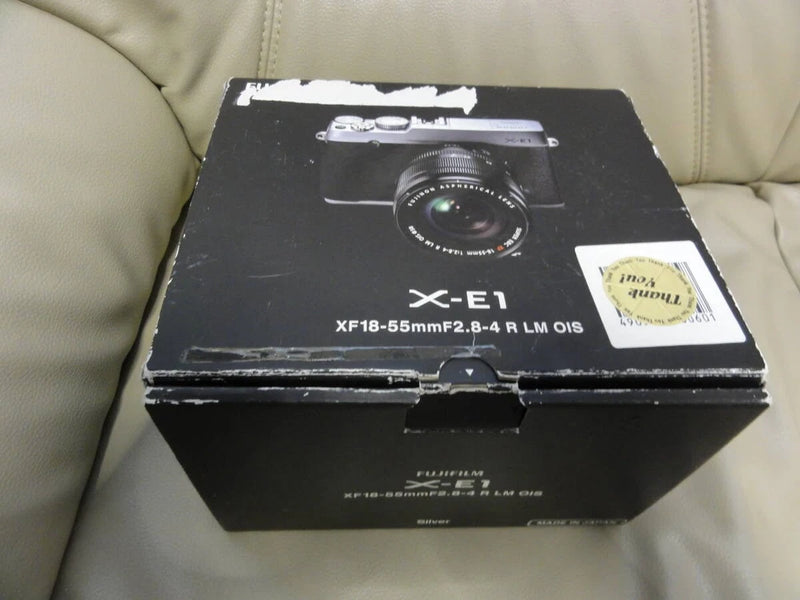 FUJIFILM X-E1 Lens Kit [Siler]