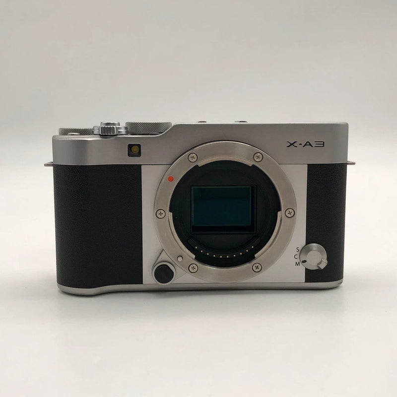 Fujifilm Fuji X-A3 XA3 24.2MP Mirrorless Digital Camera Silver Body Excellent
