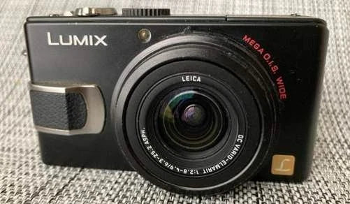 Panasonic LUMIX DMC-LX2 10.2MP Digital Camera - Black, LEICA Lens, READ descript