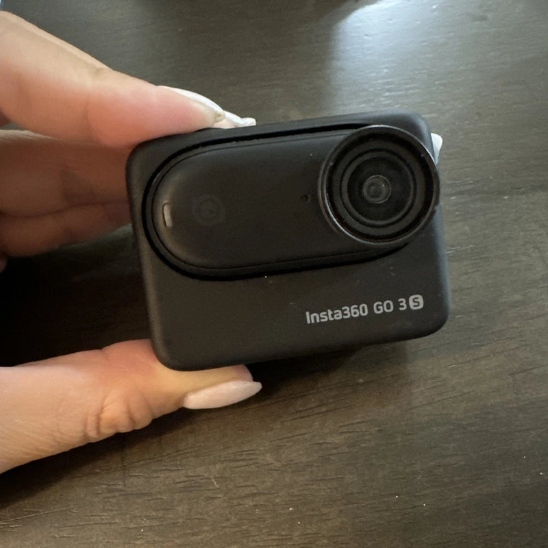 Insta360 GO 3 S action camera, Midnight Black front with wide lens