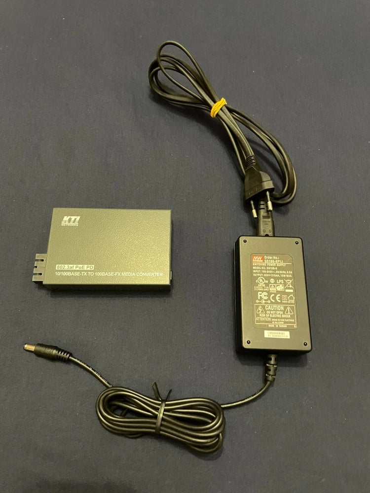 KTI Networks 10/100Base-TX to 100Base-FX Media Converter + 48V PSU | 802.3af PoE