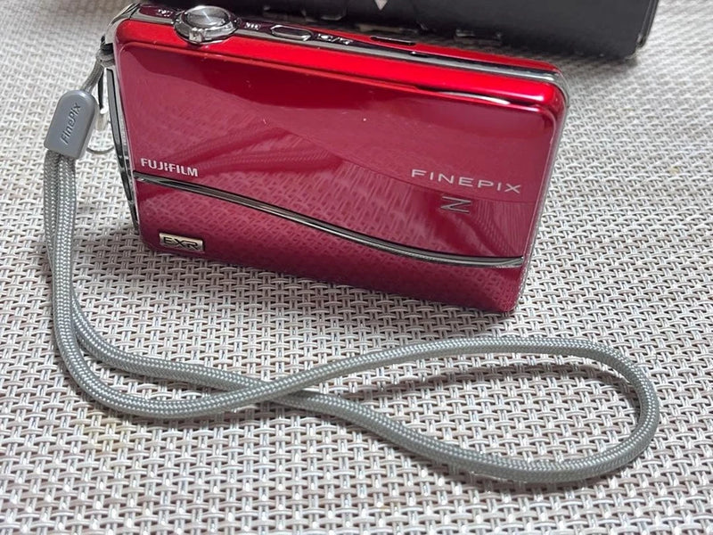 Fujifilm Finepix Z800 EXR Digital Camera Compact Used Ready to Use Excellent