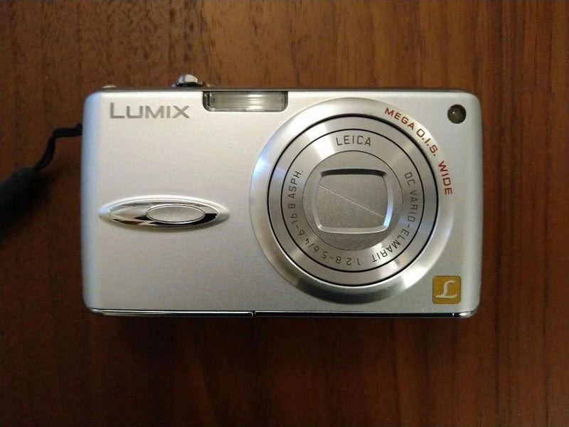 Panasonic LUMIX DMC-FX01 Silver Compact Camera with 1GB SD Card Accessories