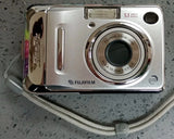 Fujifilm Finepix A500 Digital Camera 5.1MP Silver with Case & 256mb XD Card