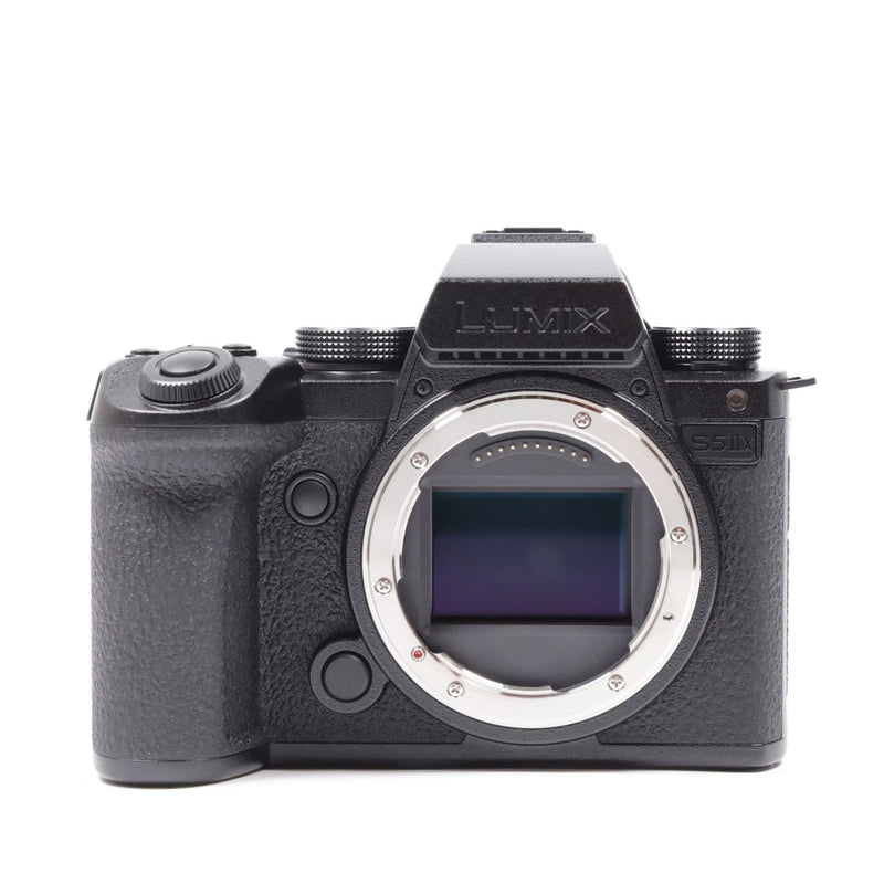 Panasonic S5M2X full frame 6K 4K 60p 5 axis IBIS 6 5 stop PDAF